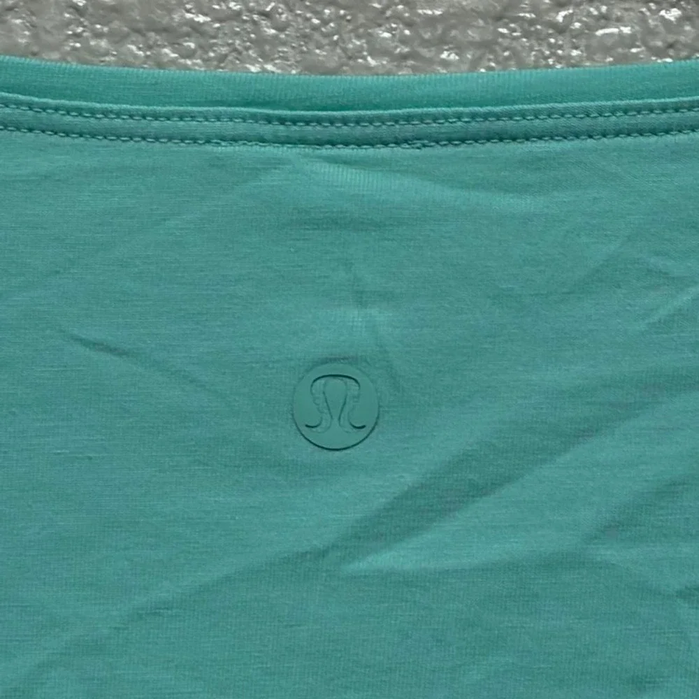 lululemon athletica Green Tunic T-Shirt Long Sleeve Scoop Neck Stretch 12
